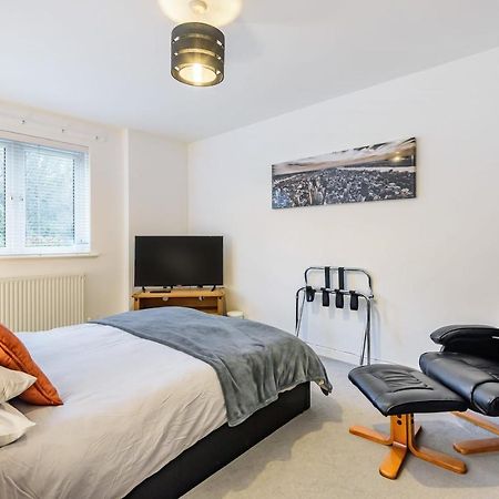 Stylish 2 Bedroom Apartment, Central Exeter, Parking On Site Buitenkant foto