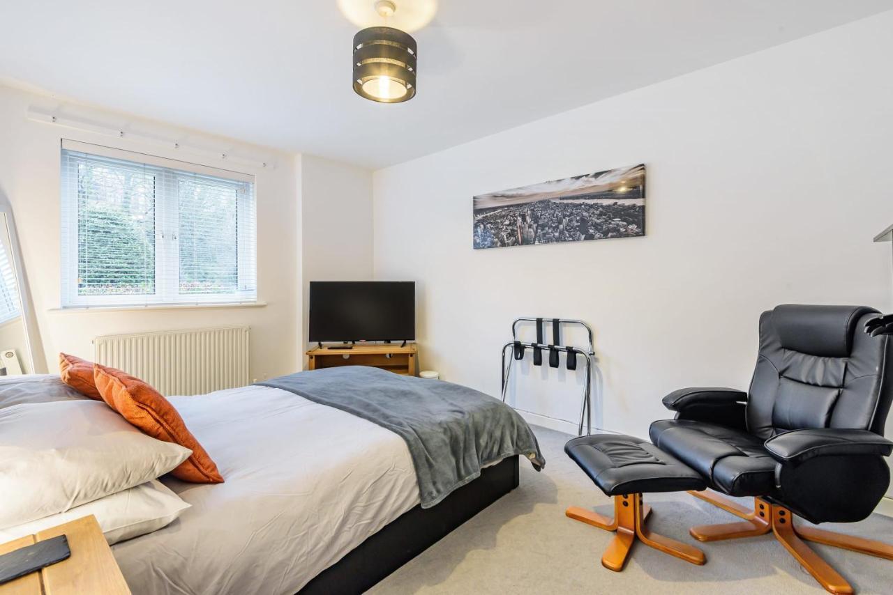 Stylish 2 Bedroom Apartment, Central Exeter, Parking On Site Buitenkant foto
