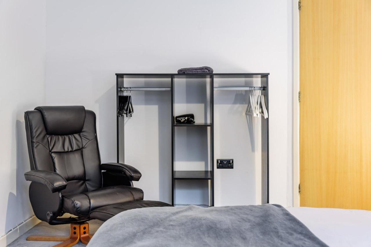 Stylish 2 Bedroom Apartment, Central Exeter, Parking On Site Buitenkant foto