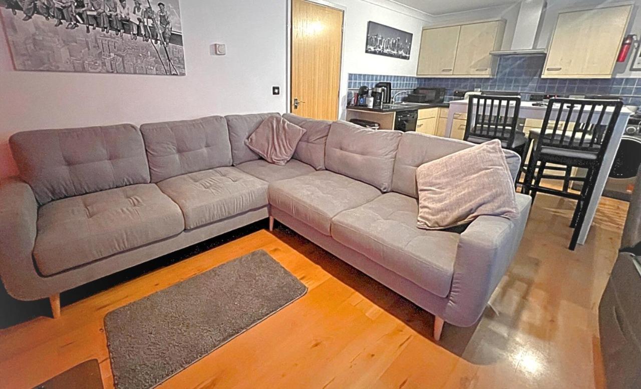 Stylish 2 Bedroom Apartment, Central Exeter, Parking On Site Buitenkant foto
